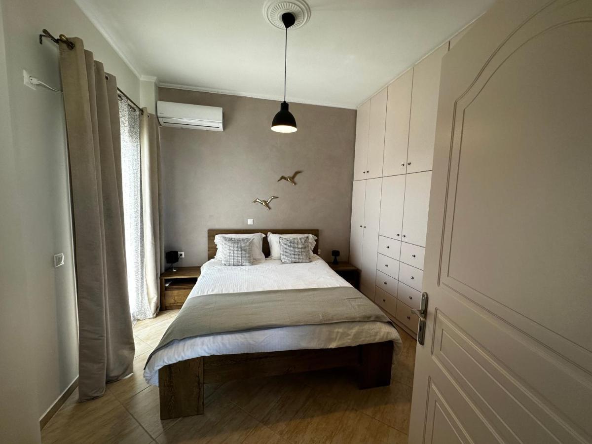 Veldi Art - Kamari Beach Apartment Fira  Exterior foto