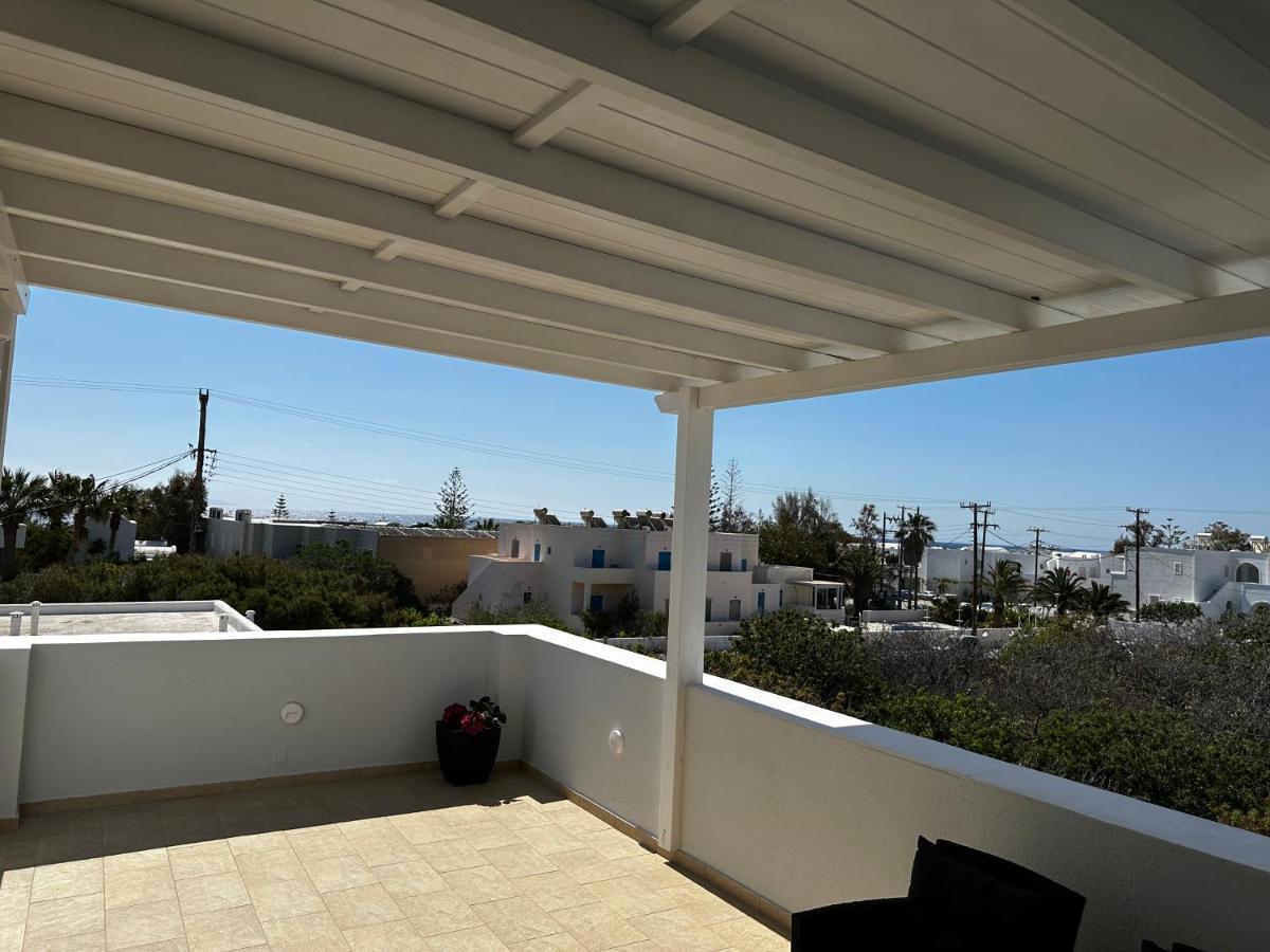 Veldi Art - Kamari Beach Apartment Fira  Exterior foto