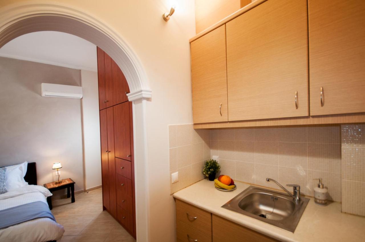 Veldi Art - Kamari Beach Apartment Fira  Exterior foto
