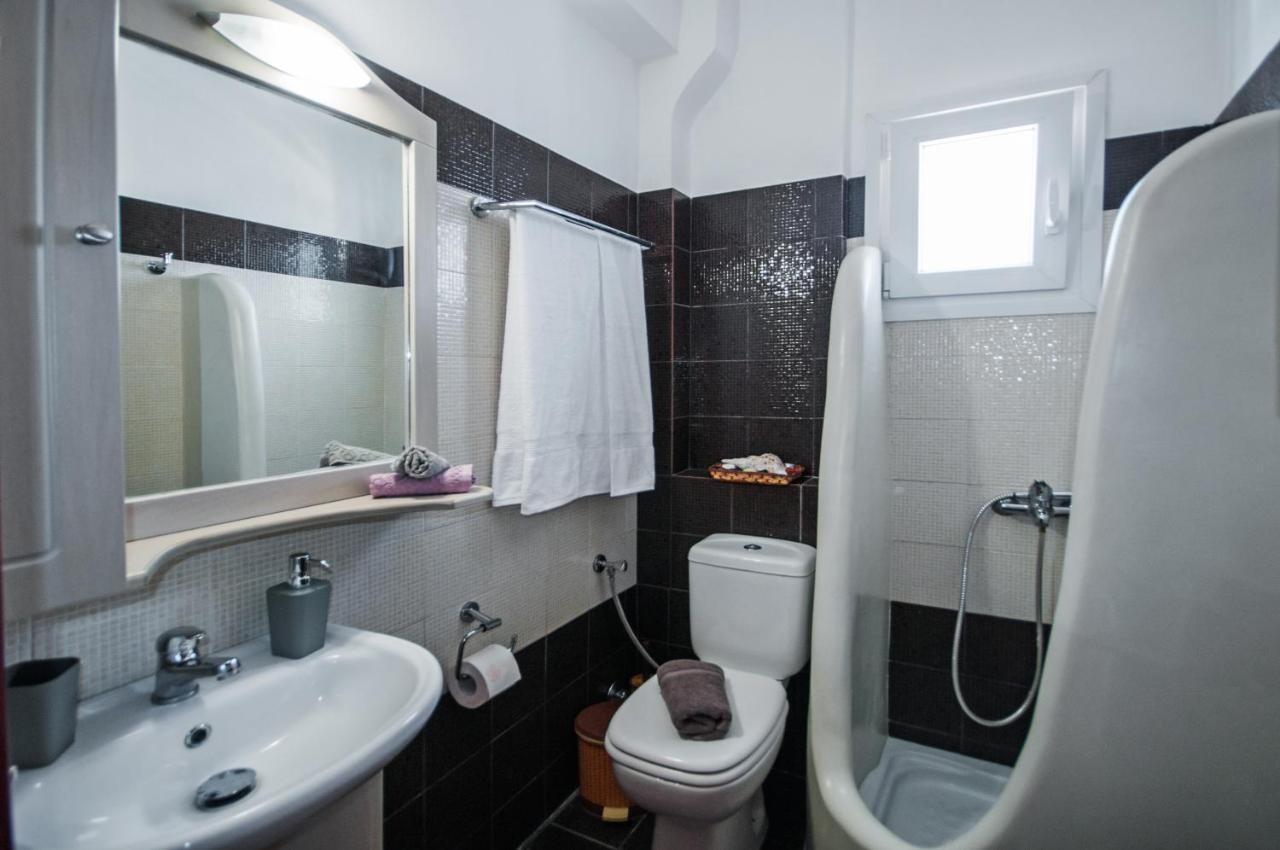 Veldi Art - Kamari Beach Apartment Fira  Exterior foto